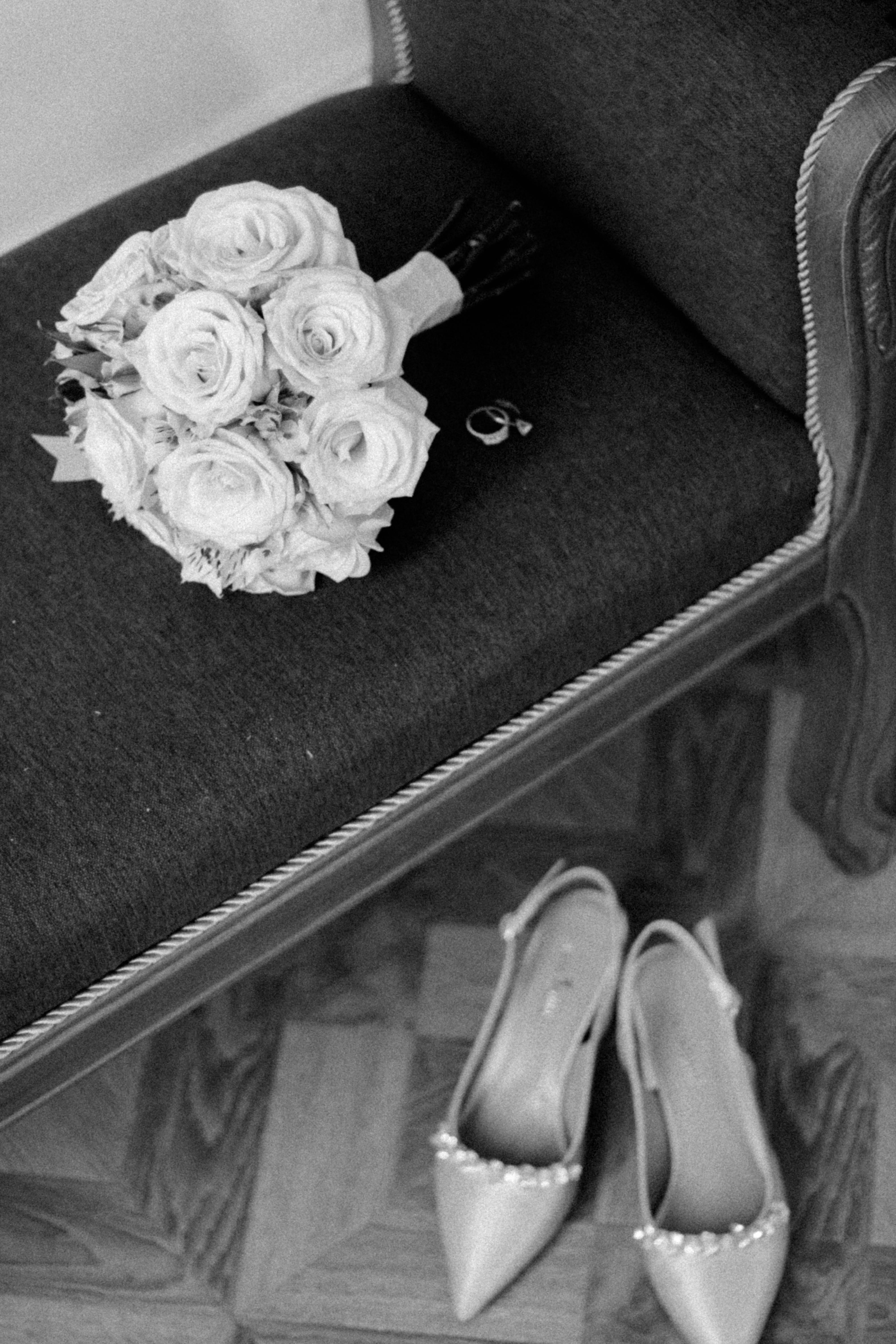 Unveiling the Secrets: How to Choose the Perfect Chiavari Chair for Your Wedding or Celebration