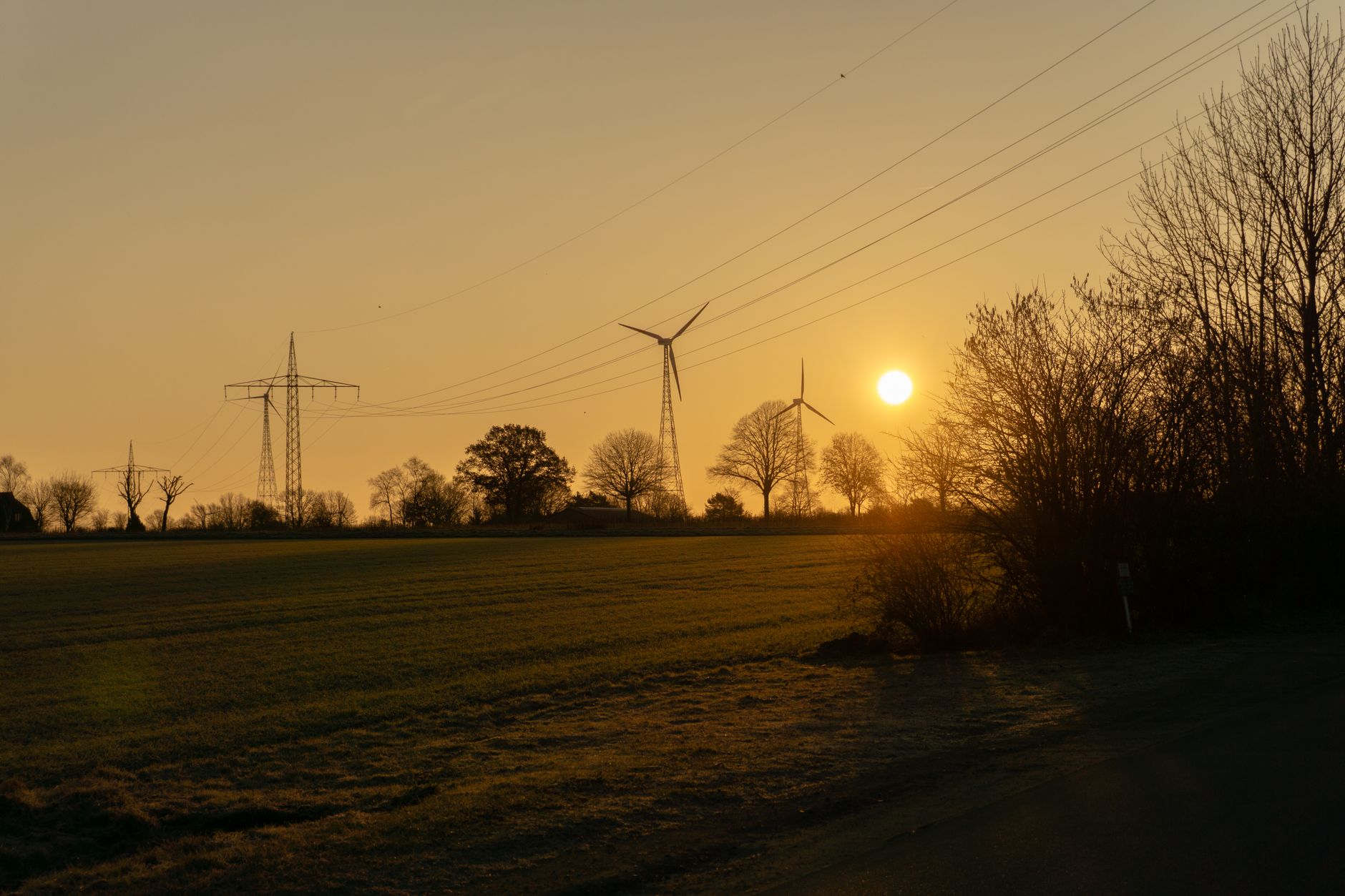 How to Lower Your Electricity Bill This Summer