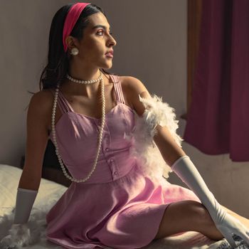 Gulabi Aankhen