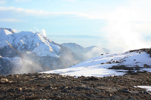 How Early Snow Cover Predicts the Severity of Winter