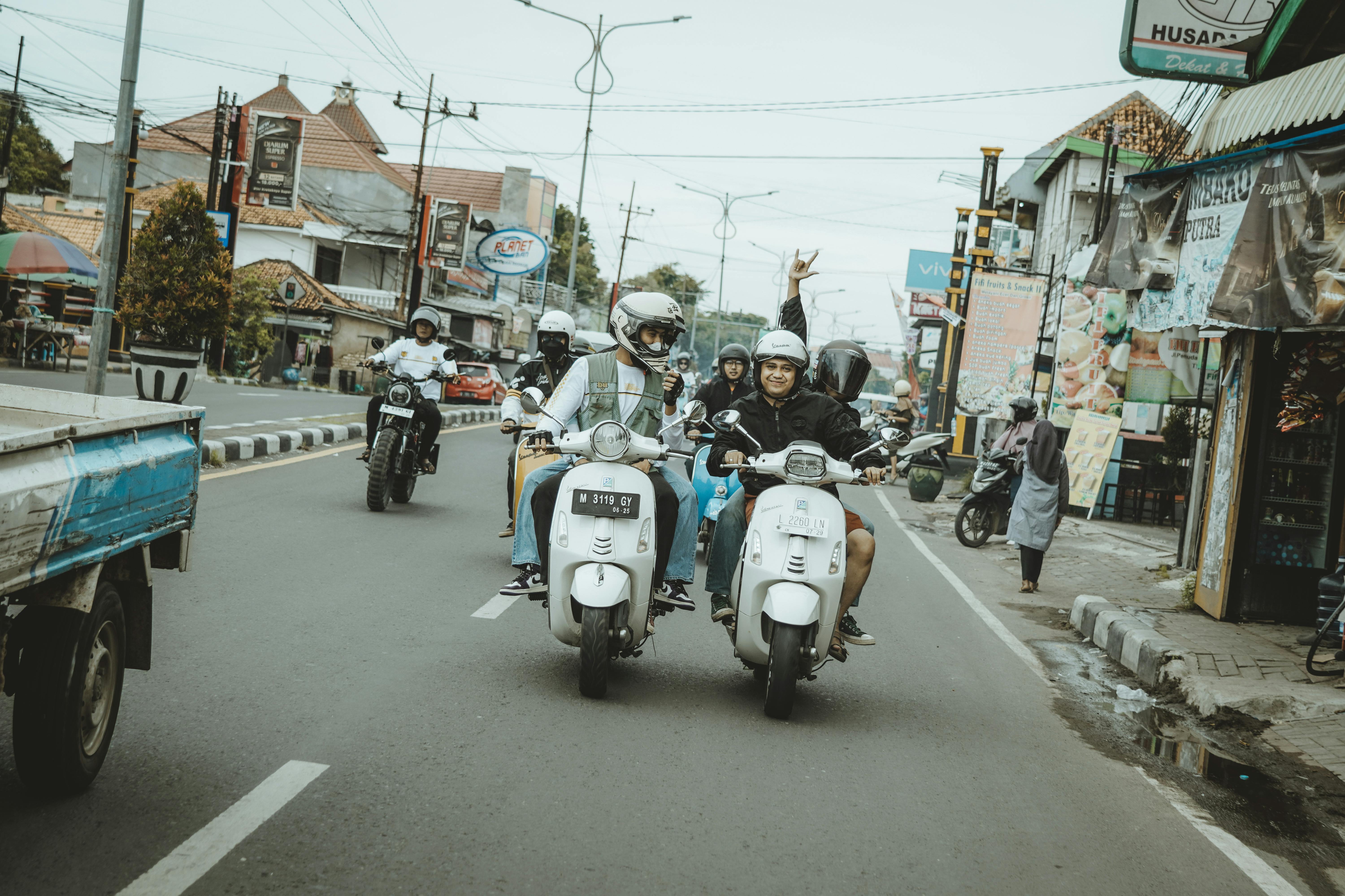 ContiScoot: over 30 Tire Sizes for Urban Mobility and Everyday Commuting — Photo by setengah lima sore on Pexels
