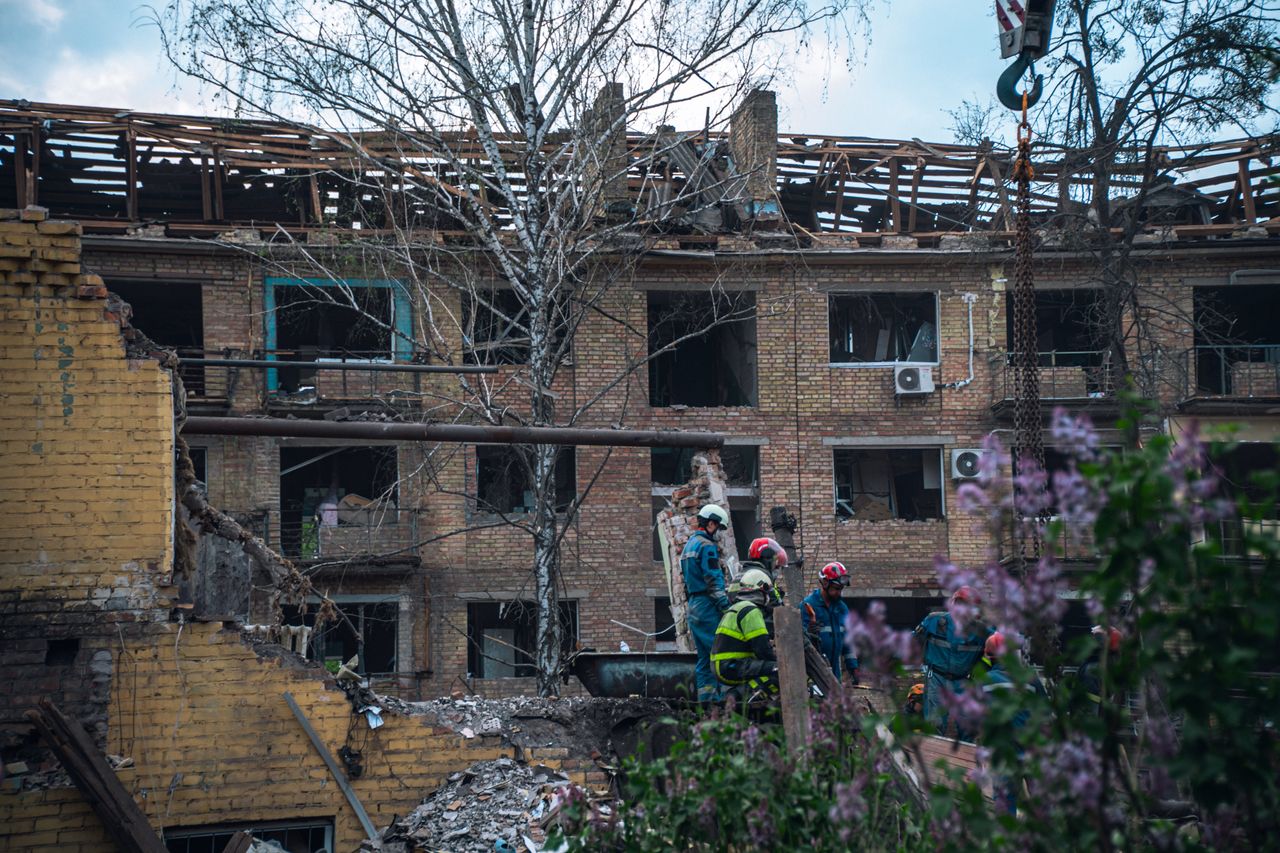 Russian Missile Attack Kills 12 in Kyiv Region; Drone Incursions Reported in Estonia and Romania