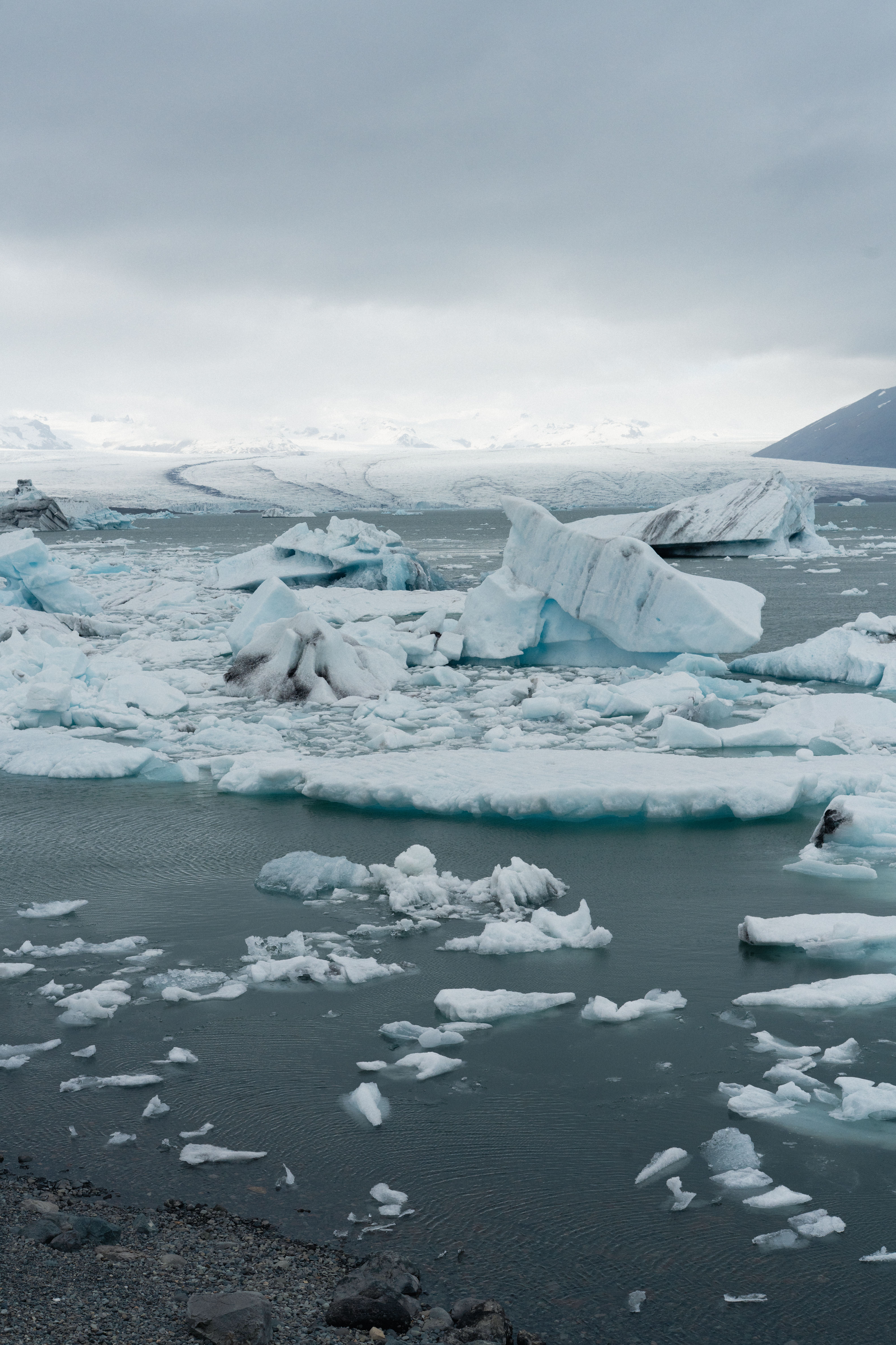 Icebergs in the Jökulsárlón glacier lagoon