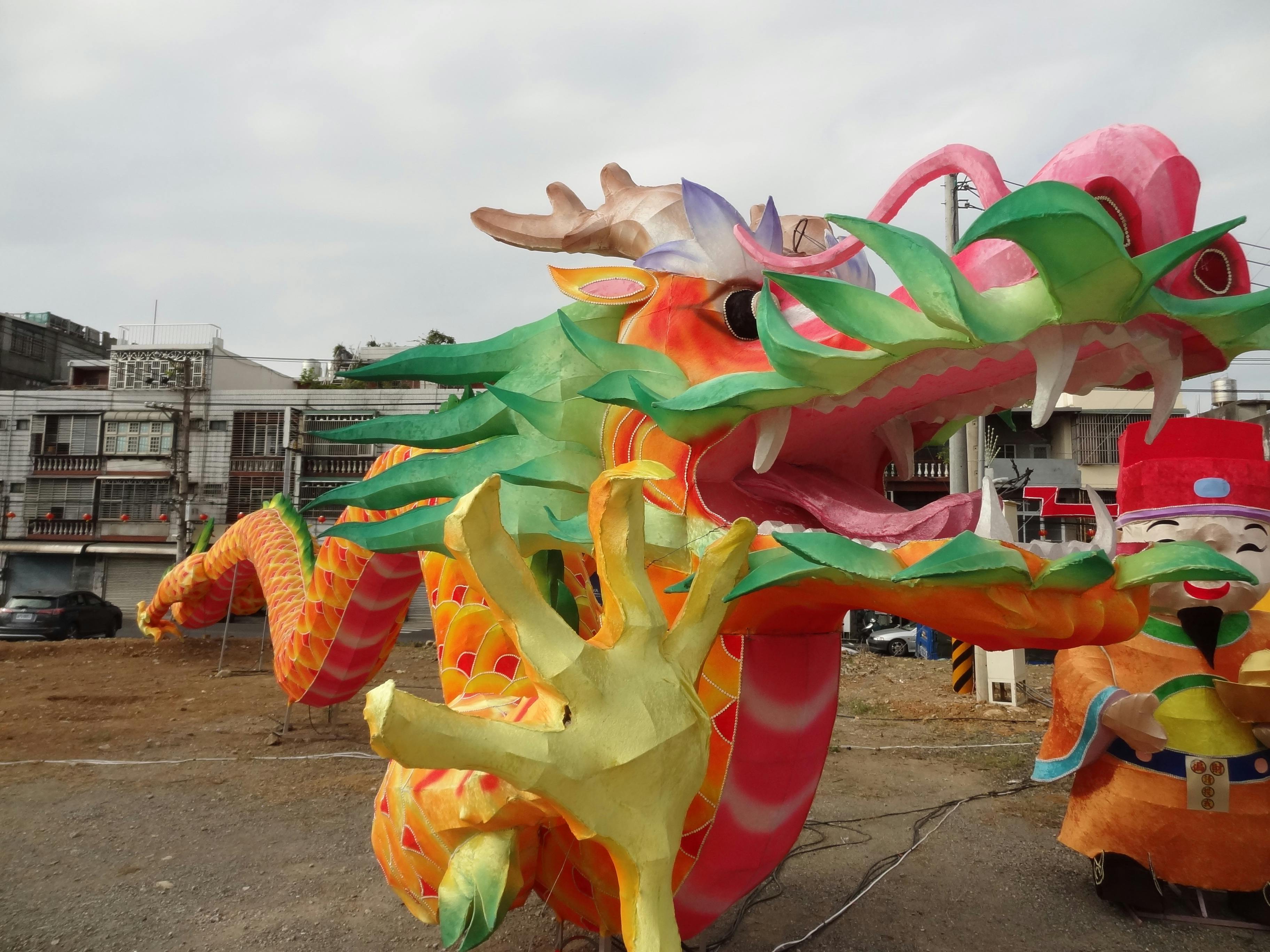 苗市火旁龍踩街 國際學生體驗台灣文化