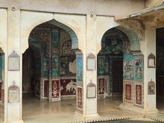 Garh Palace and Chitrashala entry