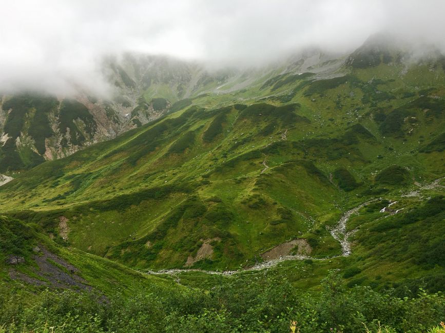 <b>The Majestic Alps: A Breath of Fresh Air</b> <b>The Majestic Alps: A Breath of Fresh Air</b>