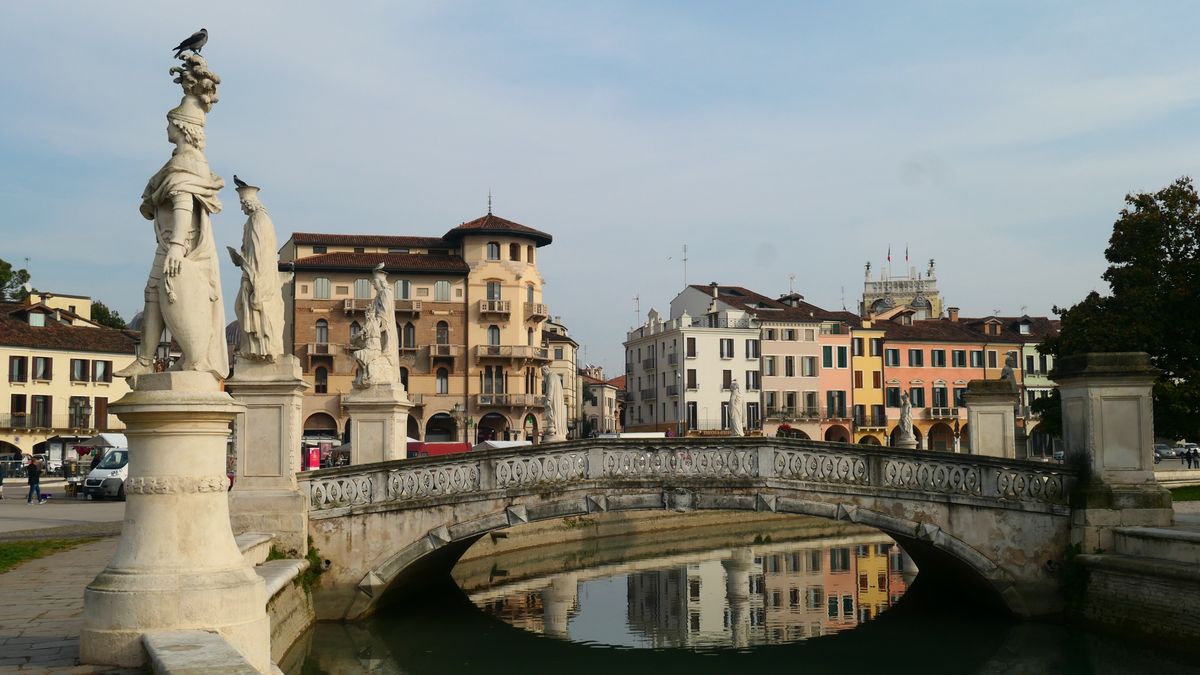 Podul de piatră cu statui din Prato della Valle, Padova