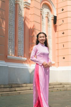 Kỷ yếu concept công chúa Hải Phòng với váy dạ hội và bối cảnh kiến trúc cổ