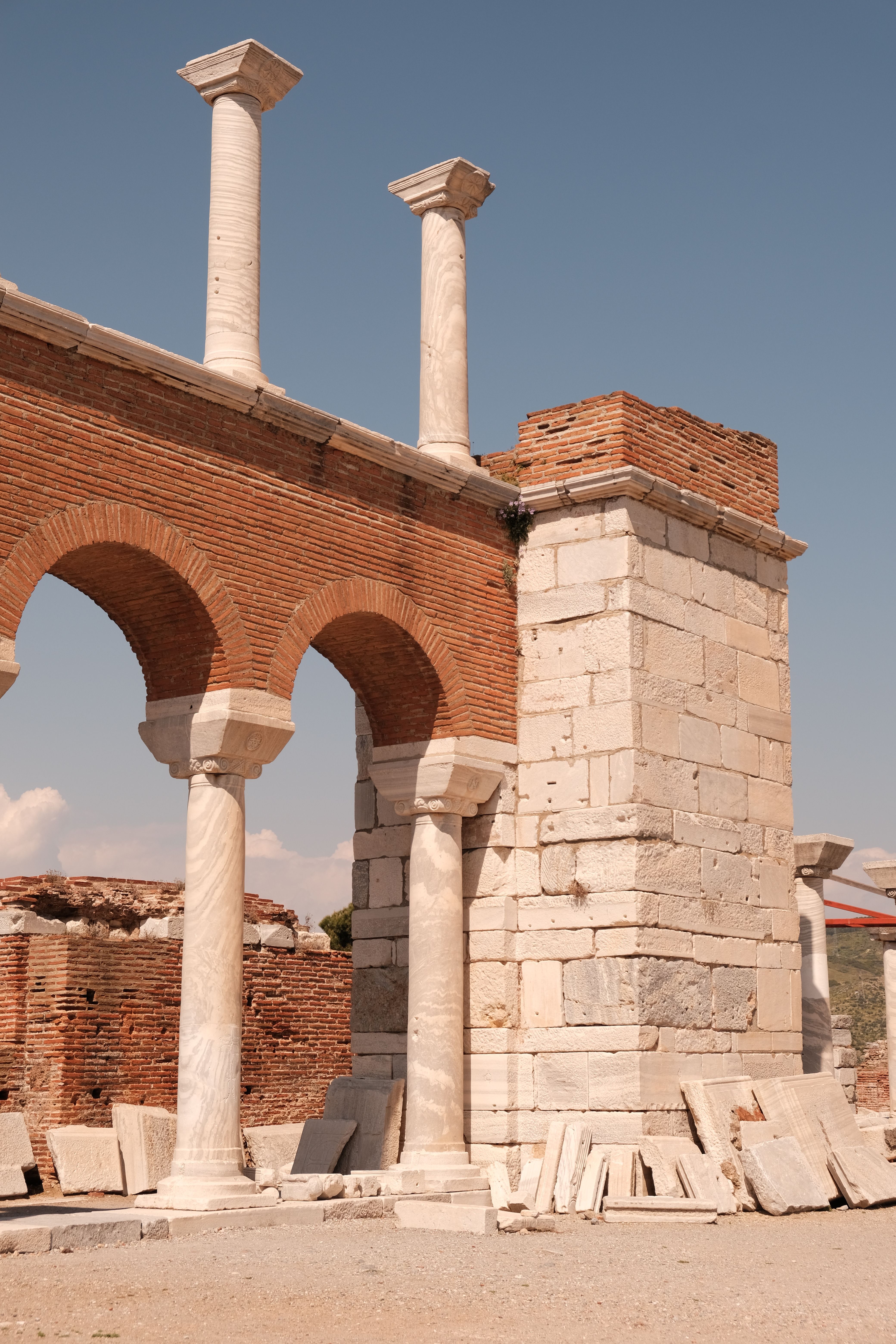 Ancient Roman Ruins with Arched Columns · Free Stock Photo
