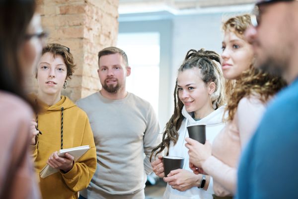 Students in a German B1 conversation and discussion session