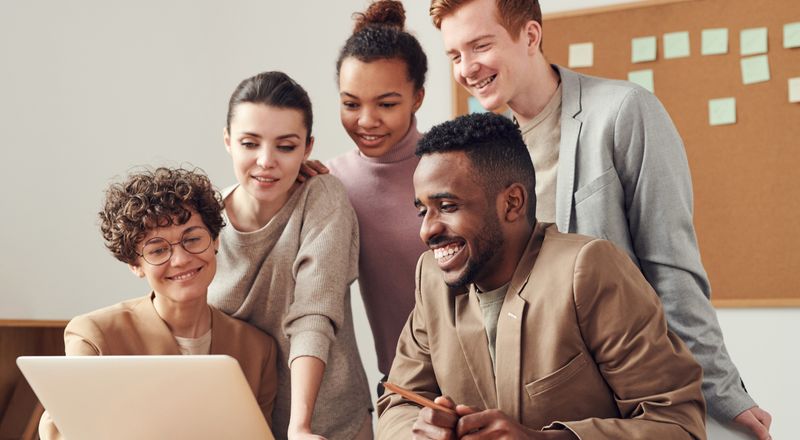 Strategic Executive Hiring in Competitive Markets