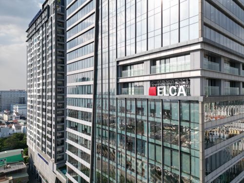 Free A view of modern high-rise office buildings in Ho Chi Minh City, showcasing reflective glass architecture. Stock Photo