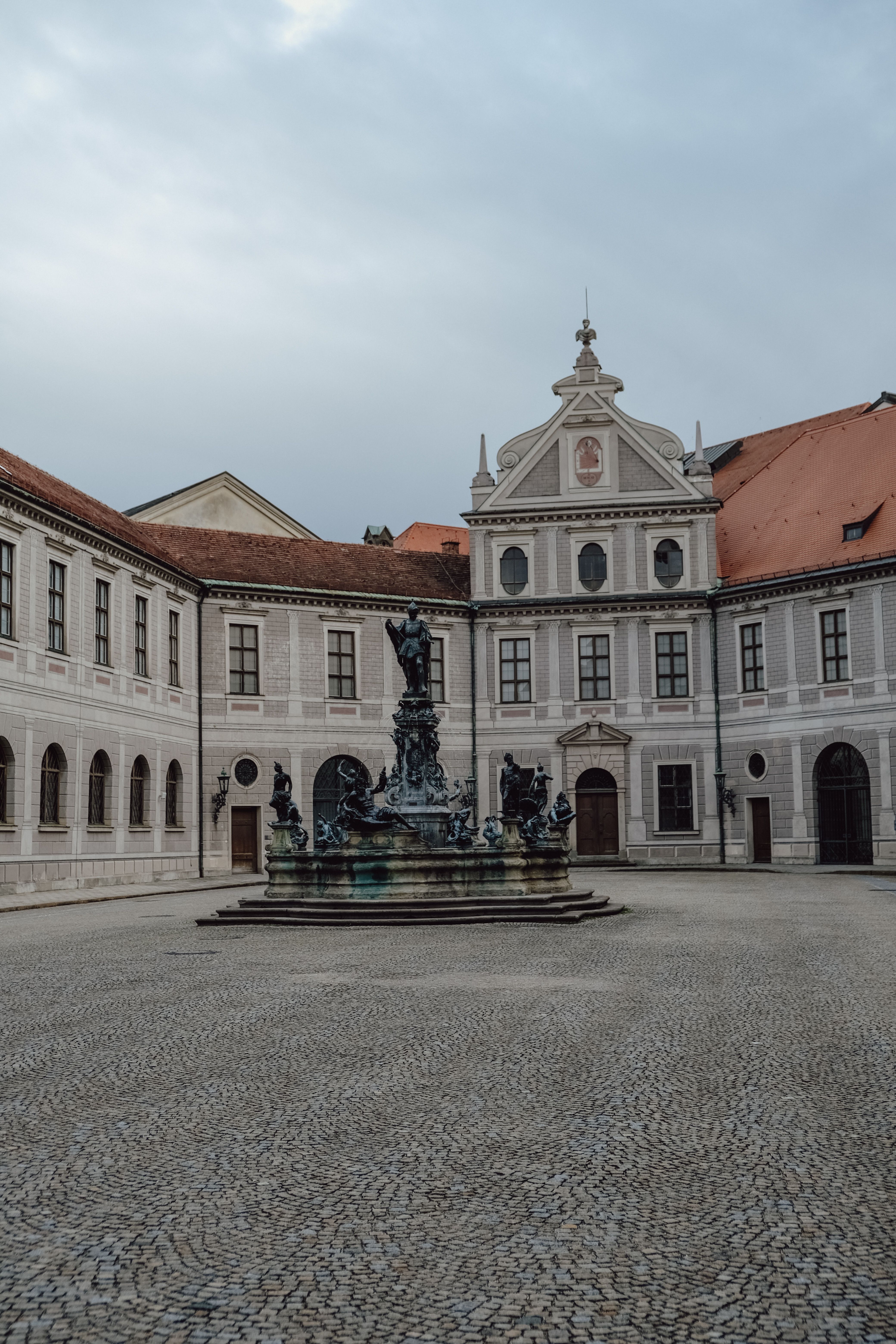 majestic-courtyard-of-munich-s-historical-residence-free-stock-photo