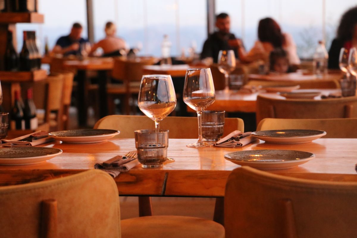 Elegant lodge dining