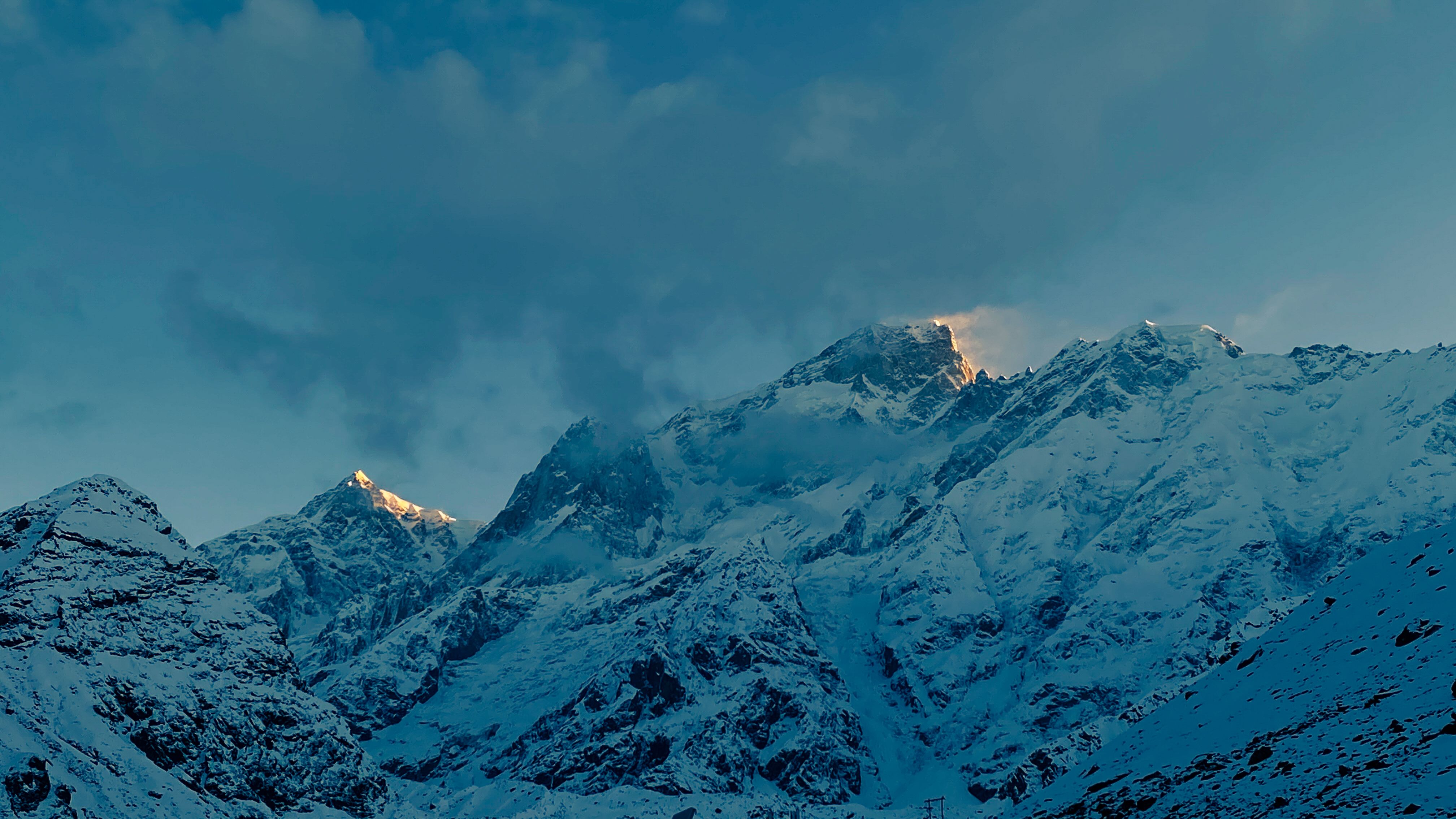 View of the Himalayan mountains from an airplane