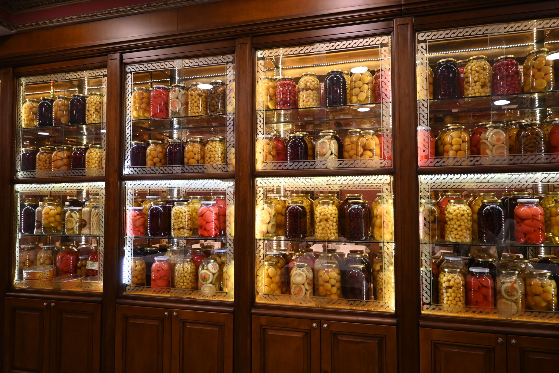 Jar of Claussen kosher dill pickle spears showcasing fresh pickles