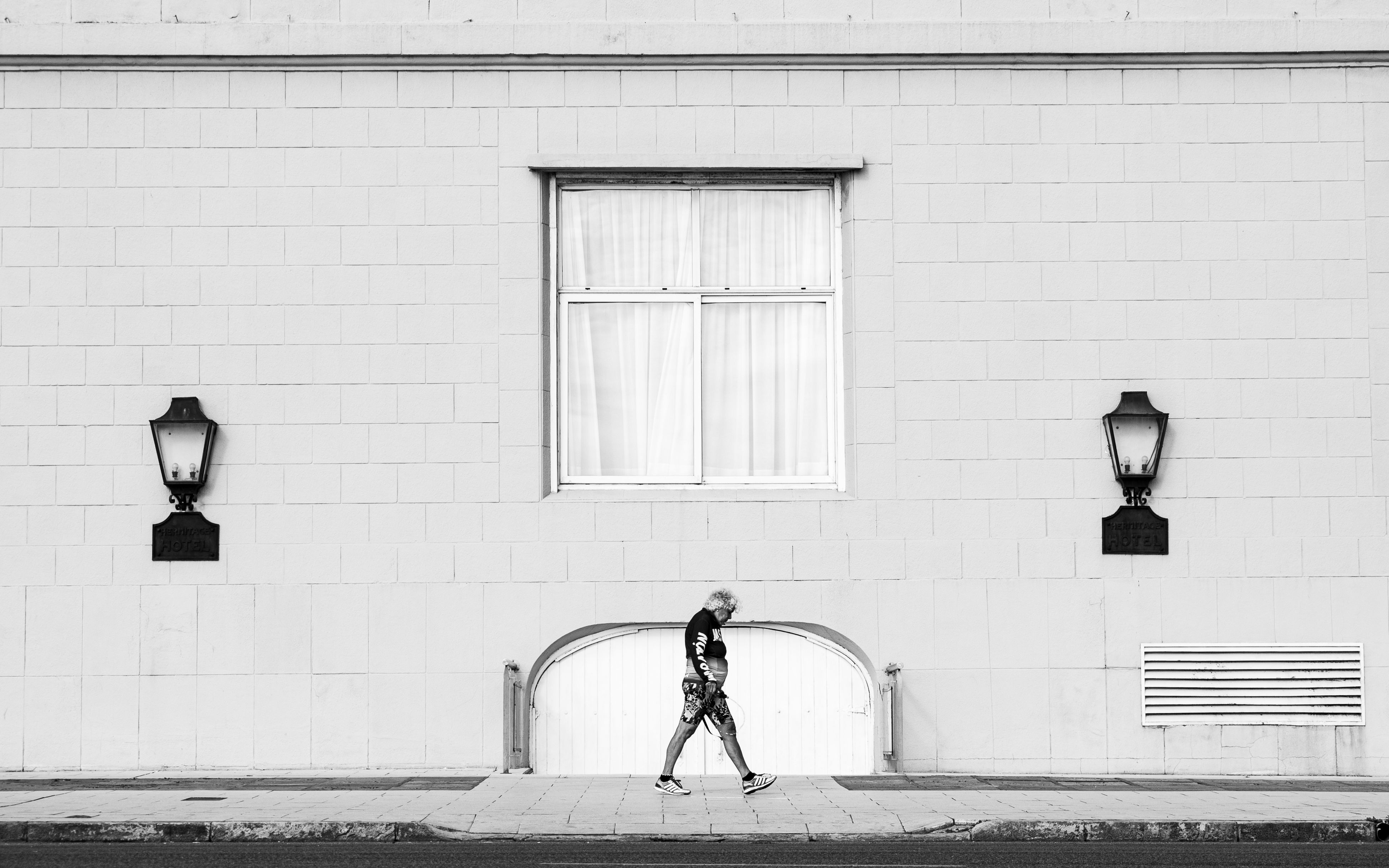 Black and White Urban Street Scene in Argentina · Free Stock Photo