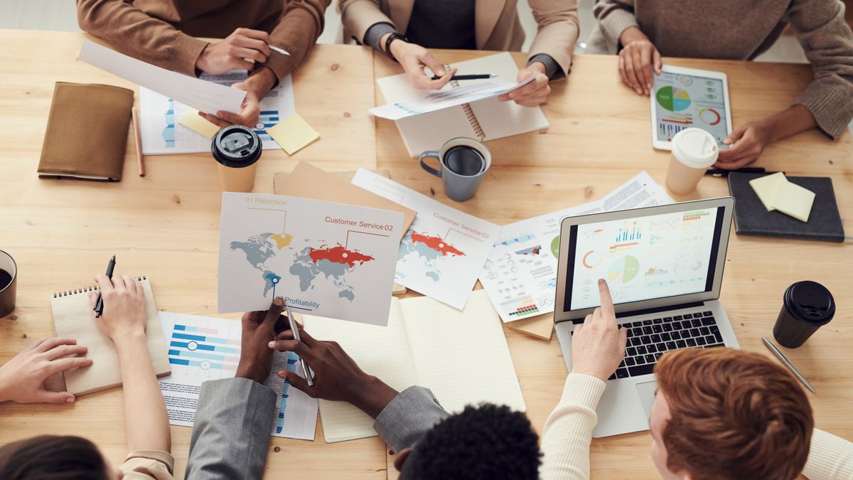 Pre-Commit vs Post-Commit Investor Data Room: What to Share at Each Stage