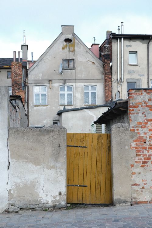 Rustic Urban Scene with Weathered Buildings · Free Stock Photo