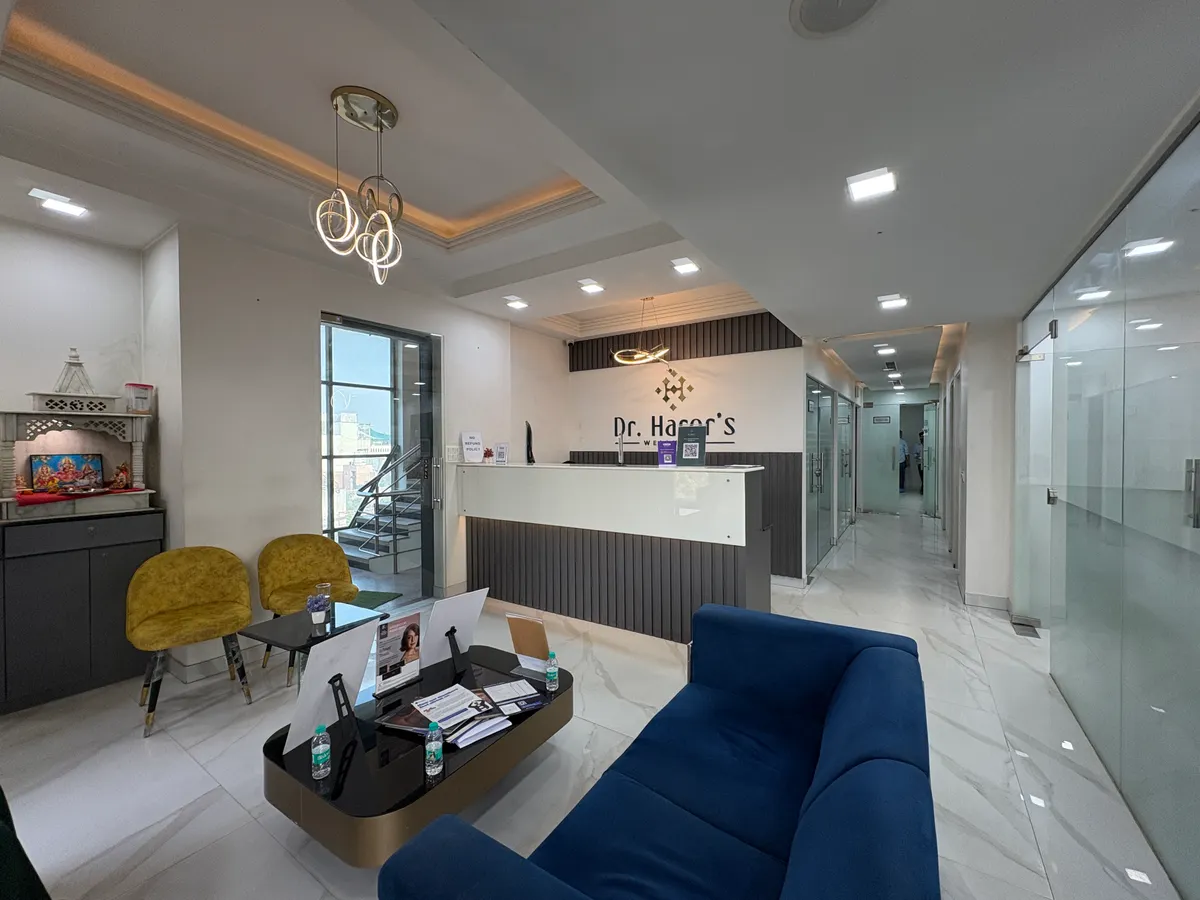 Modernes Kosmetikstudio in Wien für professionelles Microneedling und Dermapen Behandlungen.