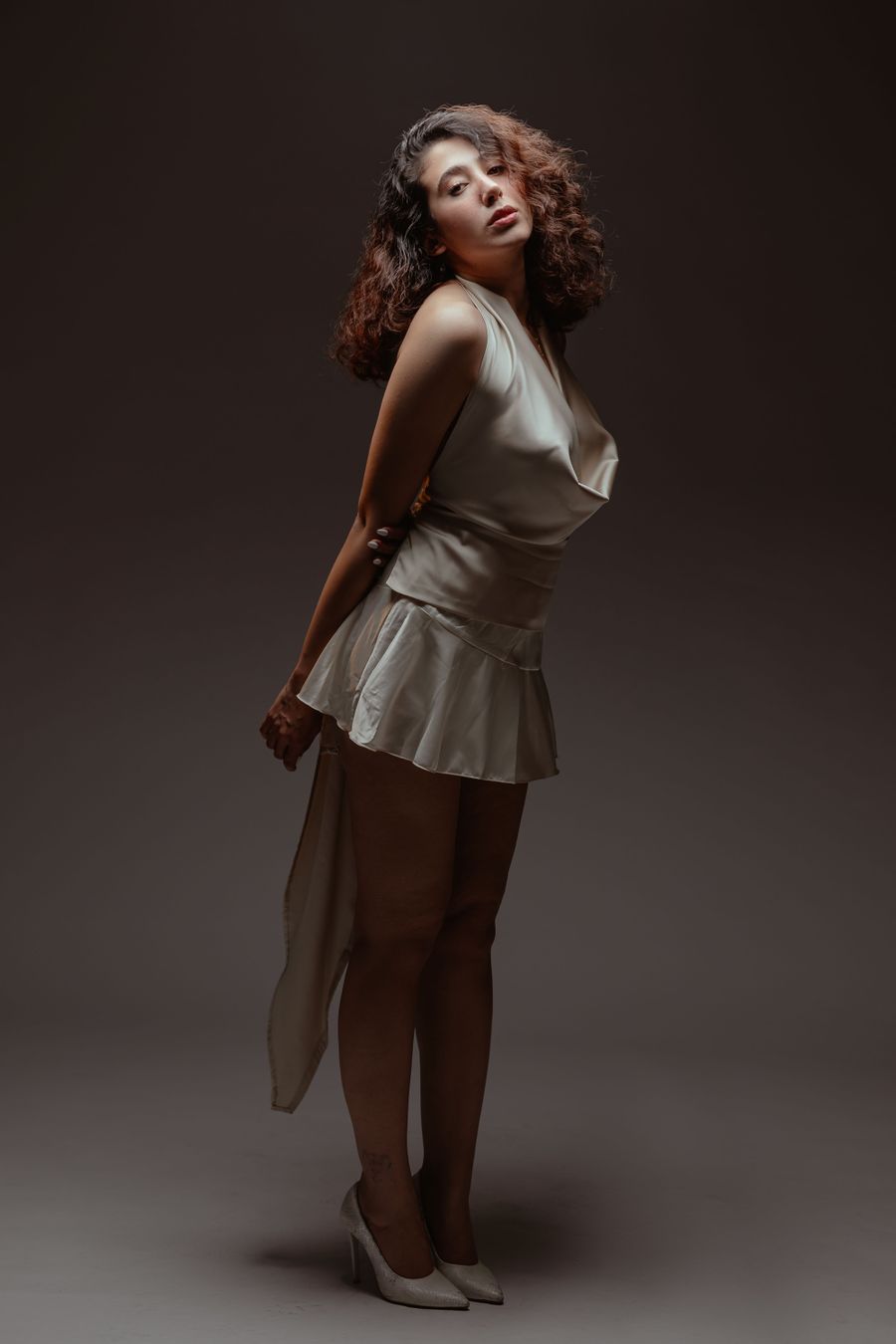 Metallic pleated midi skirt holiday outfit