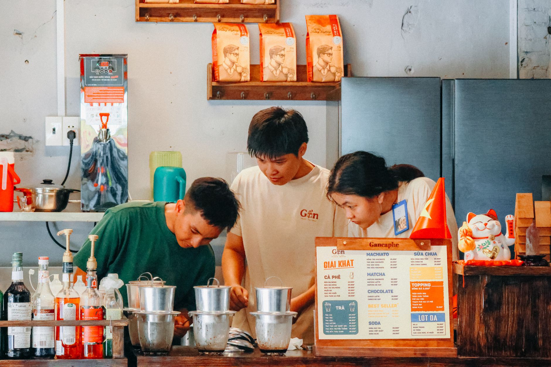 Thị trường lao động bán lẻ 2026: Cuộc chiến nhân sự và giải pháp cho điểm bán