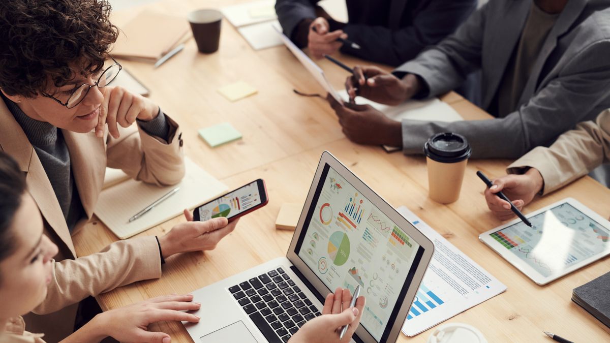 Operators reviewing analytics dashboards for founder reporting metrics
