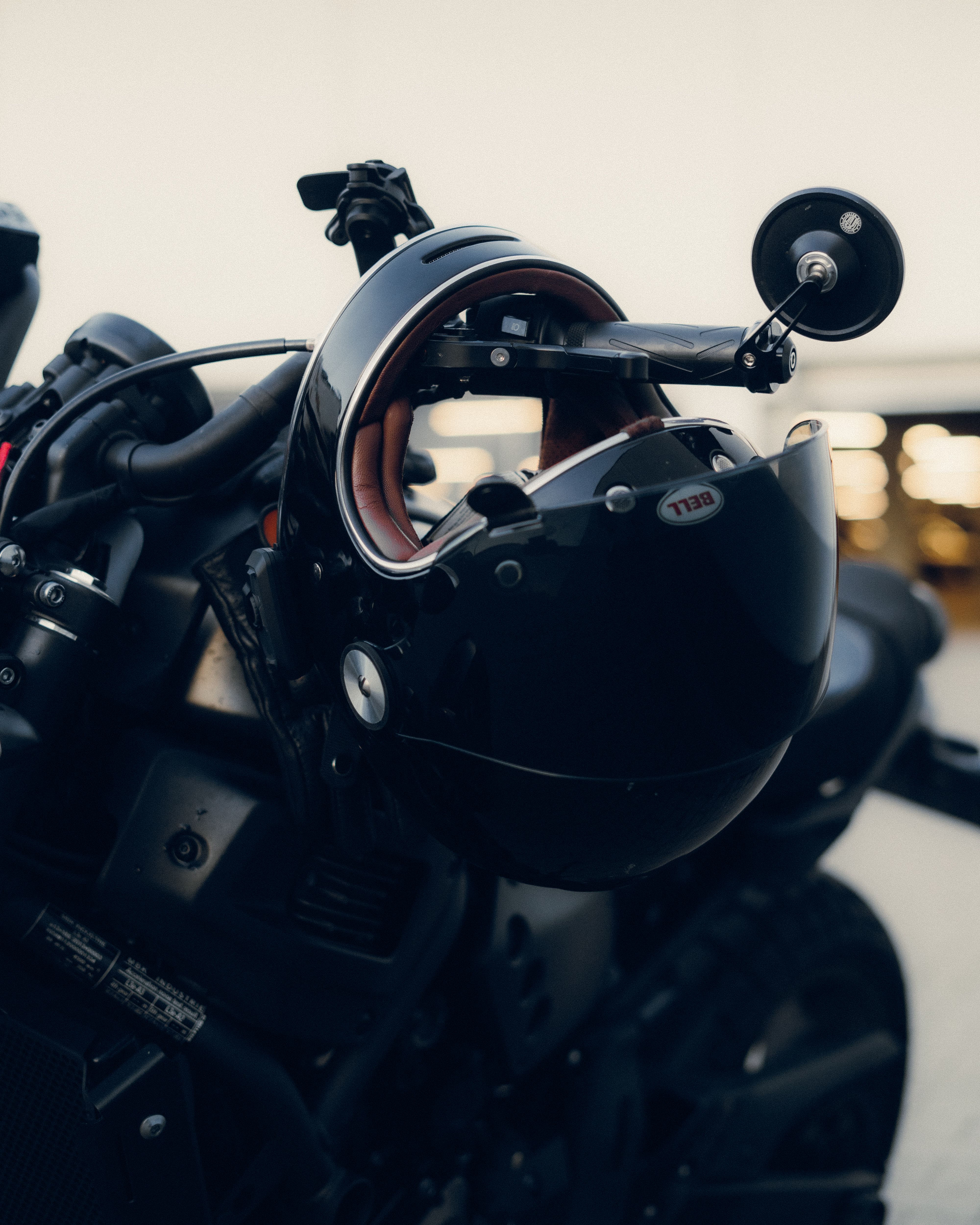 Intercom moto avec caméra intégrée : gadget ou vrai indispensable pour rouler connecté en 2026 ? 