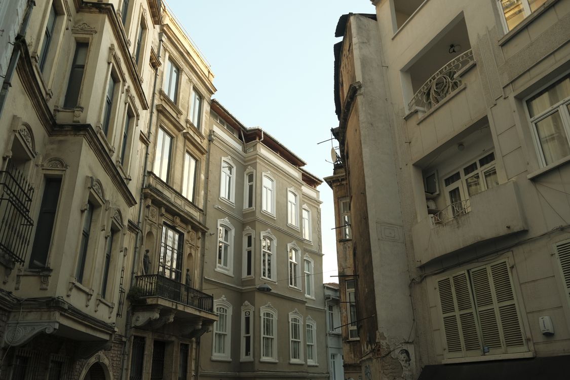 Historic Architecture in Beyoğlu, Istanbul Street Scene · Free Stock Photo