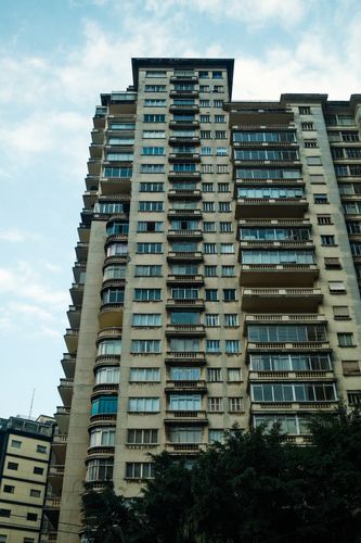 edificio de apartamentos en altura