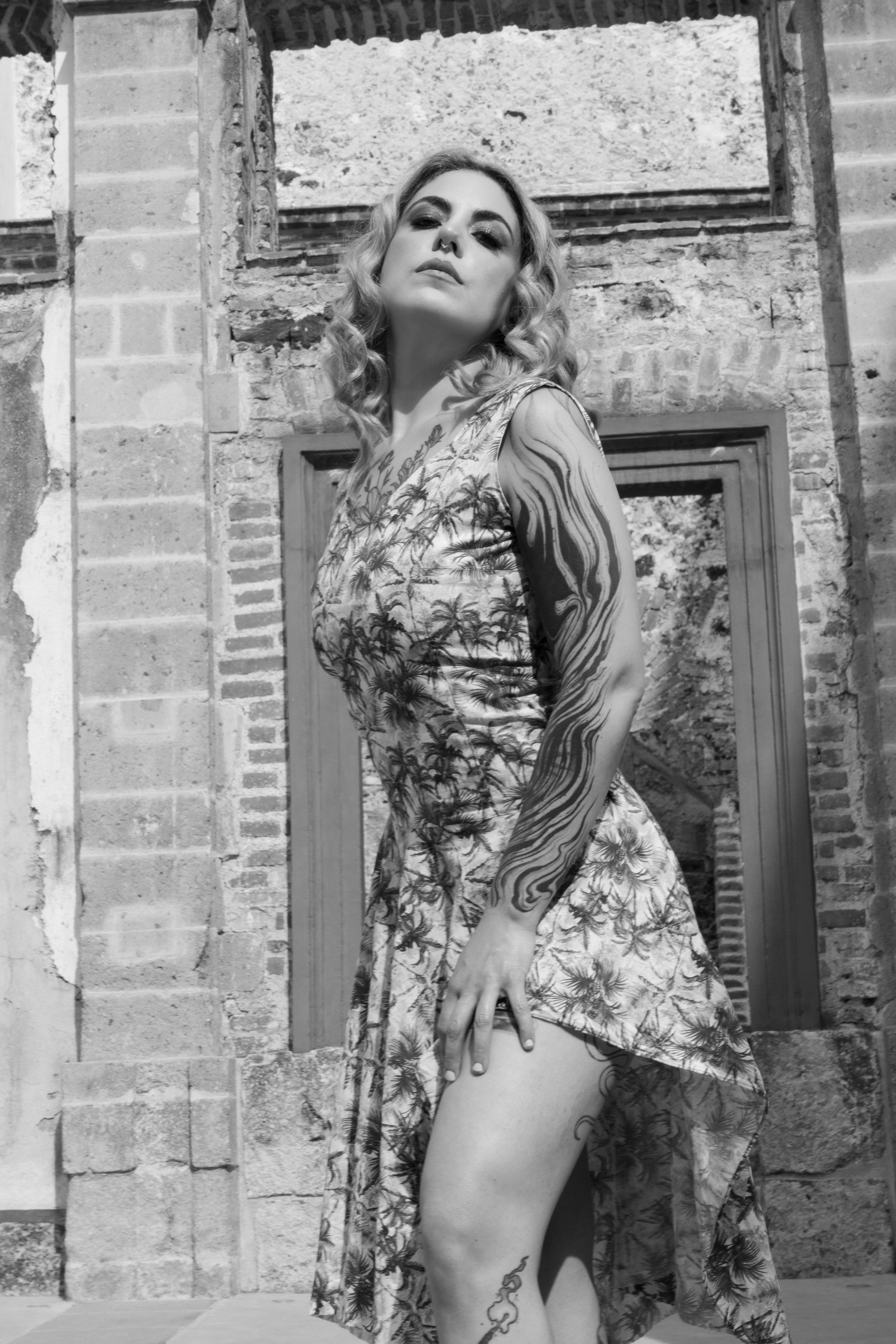 Black and White Portrait of Woman in Ruins · Free Stock Photo
