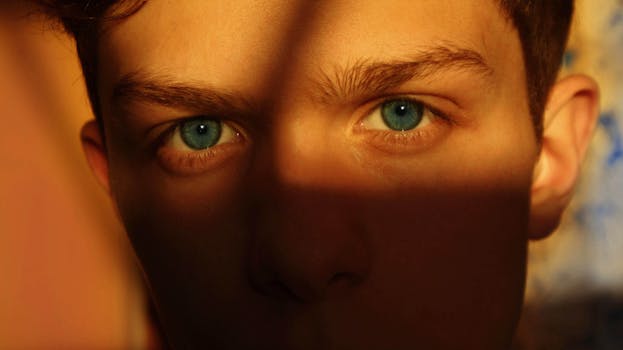 صورة توضيحية لـ طريقة الأذان للمولود - الأذان