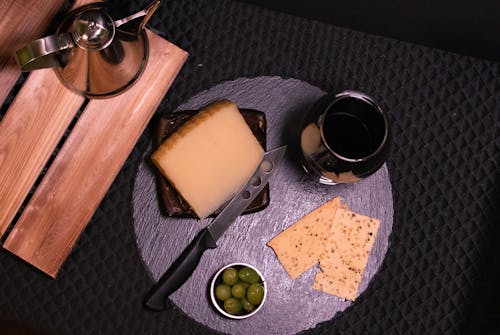 Gratis stockfoto met eten, kaas, olijven