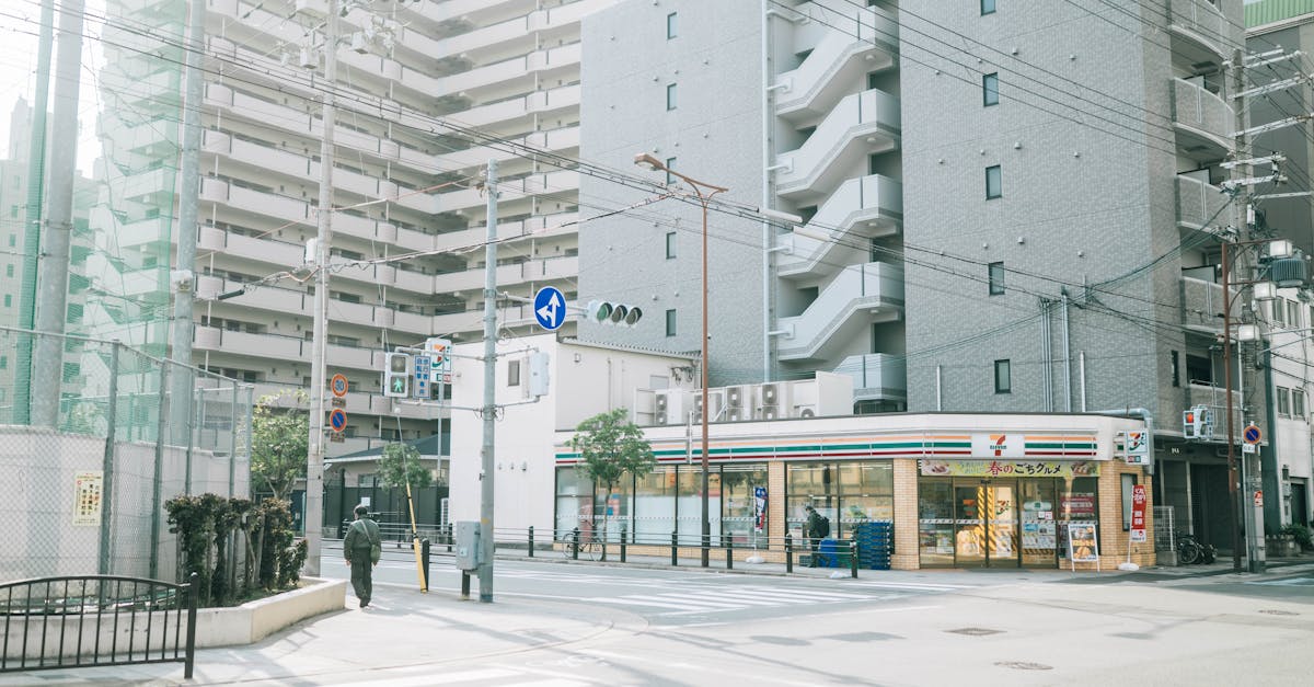 日本富裕層的消费趋势:600万日元的便利店美食之旅!🇯🇵💰 日本富裕層的消费趋势:600万日元的便利店美食之旅!🇯🇵💰