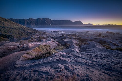 Безкоштовне стокове фото на тему «берег моря, Блакитні гори, вечір»