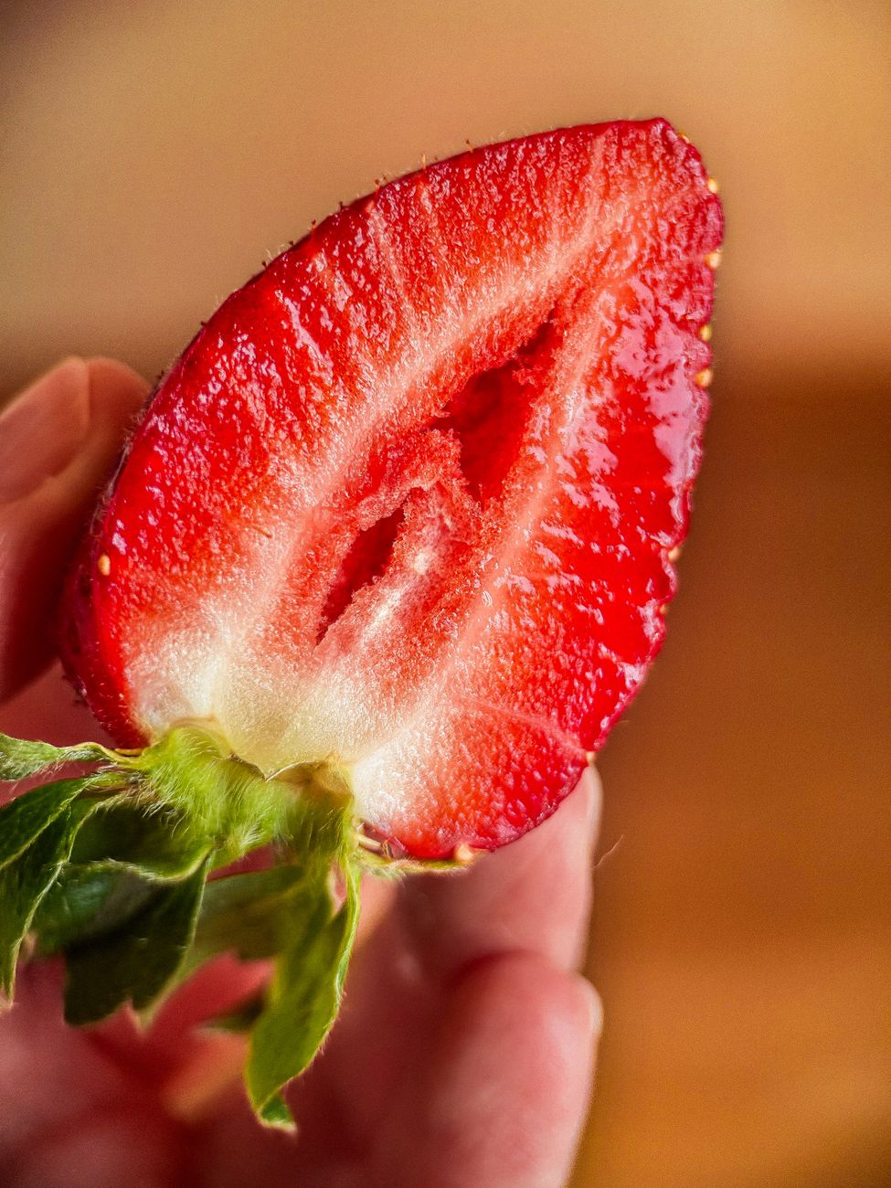 Why Are My Strawberries Misshapen? Solving Incomplete Pollination for Perfect Homegrown Fruit