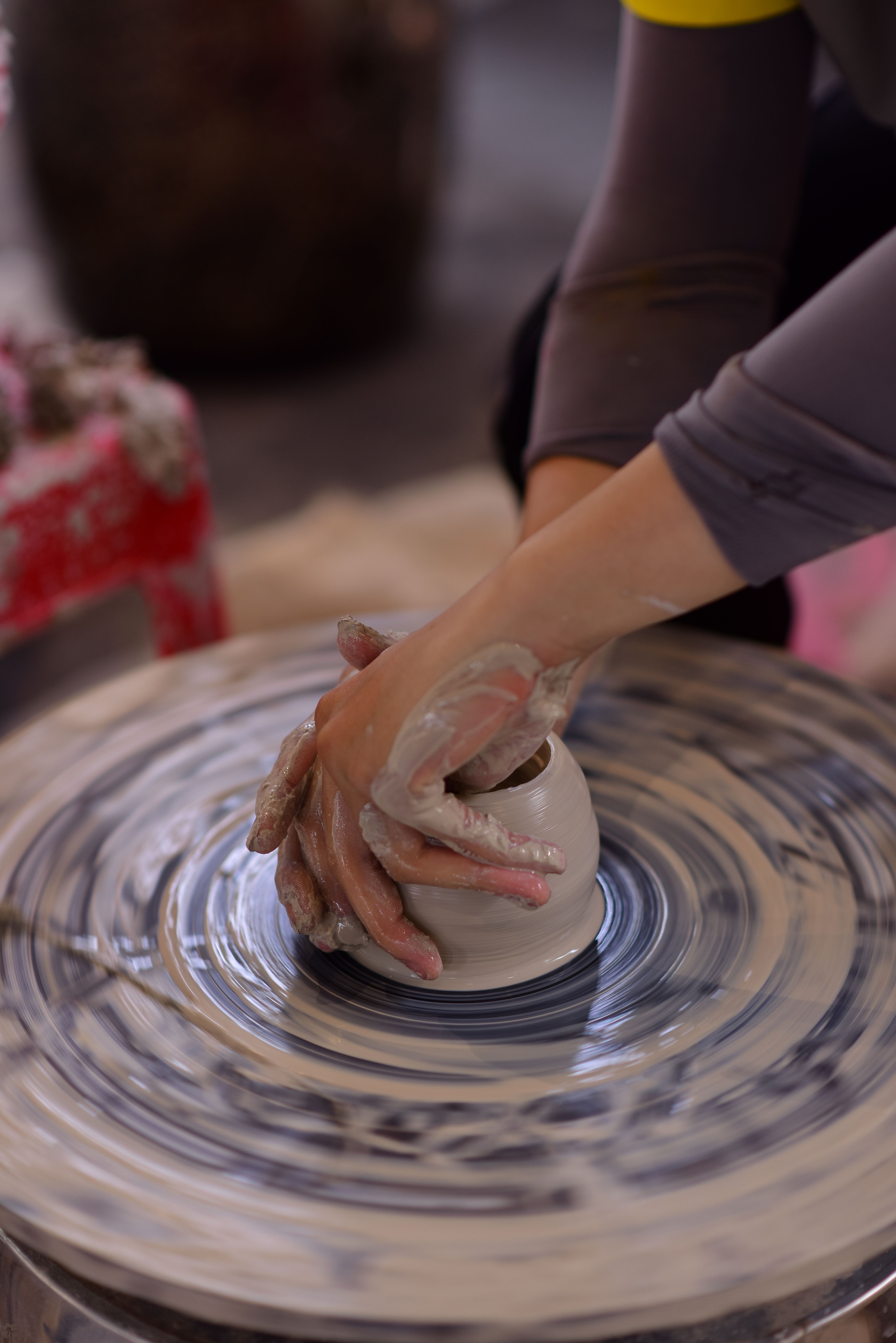 How to Tell an Old Clay Pot from a New One
