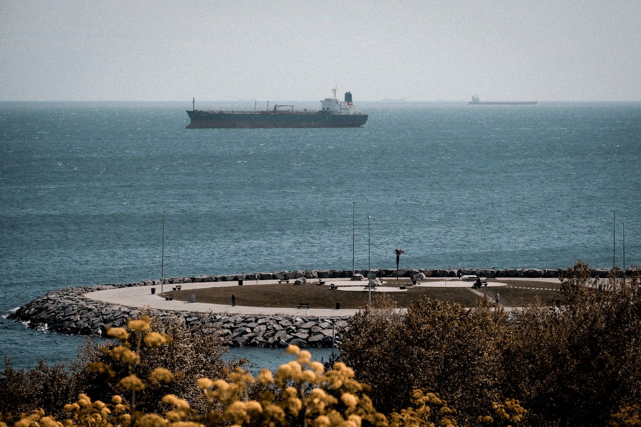 Conflit Iran-États-Unis : Téhéran répond aux frappes américaines dans le Golfe