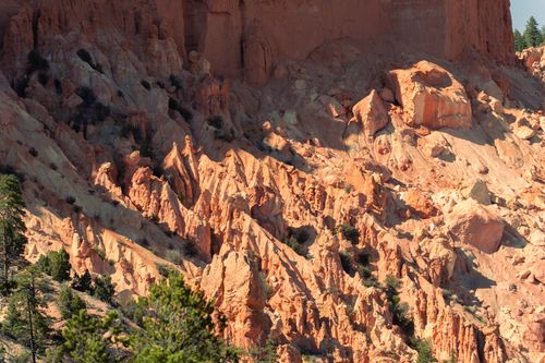 Free Explore the striking red rock cliffs in Utah, showcasing natural beauty and unique formations. Stock Photo