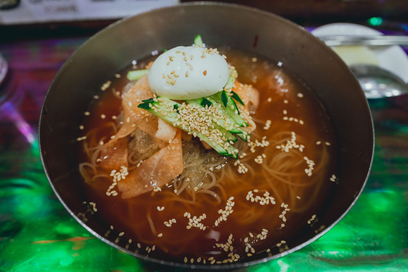 Naengmyeon, fideos fríos coreanos servidos en Seúl