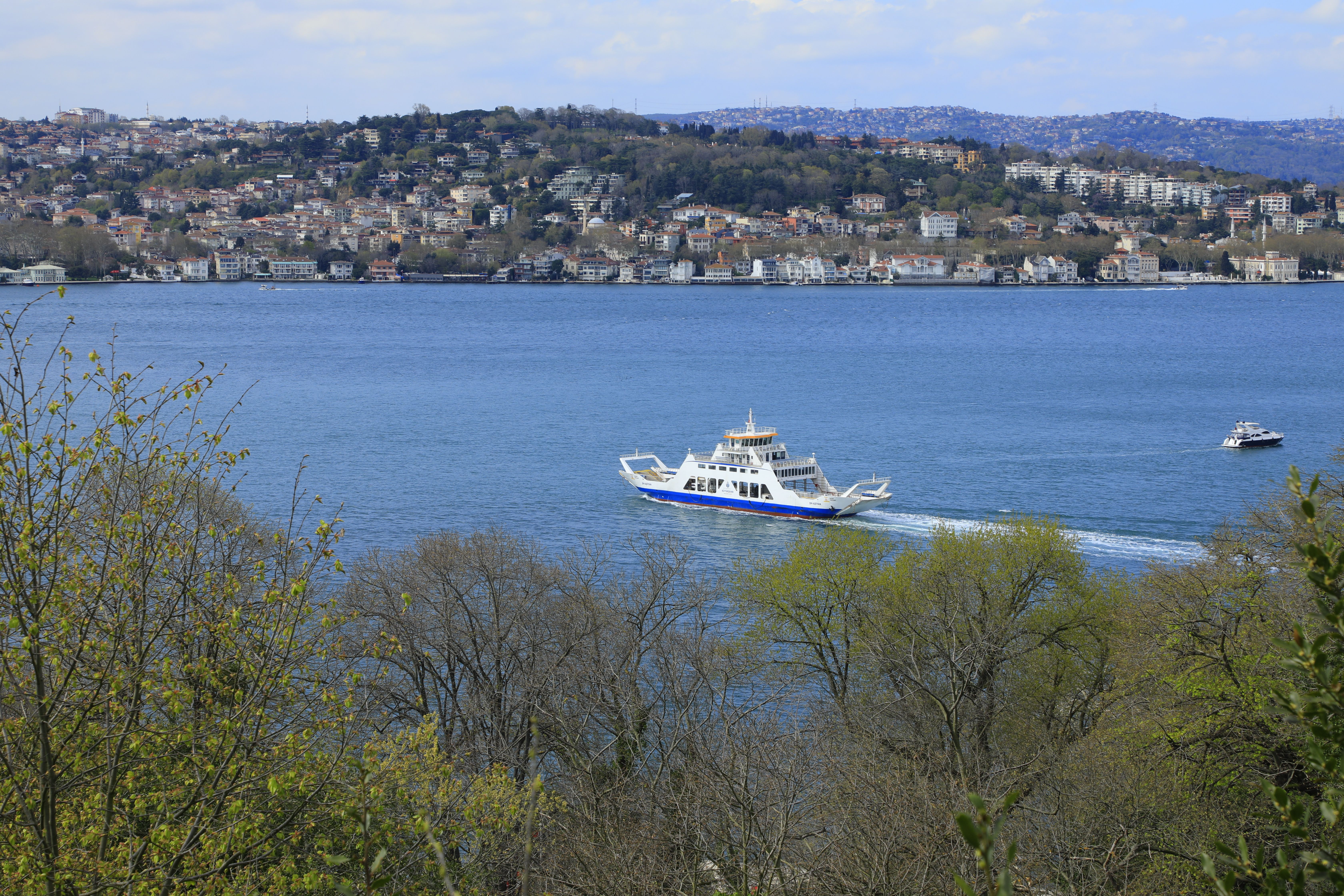 Scenic Bosphorus View with Ferry in Istanbul · Free Stock Photo