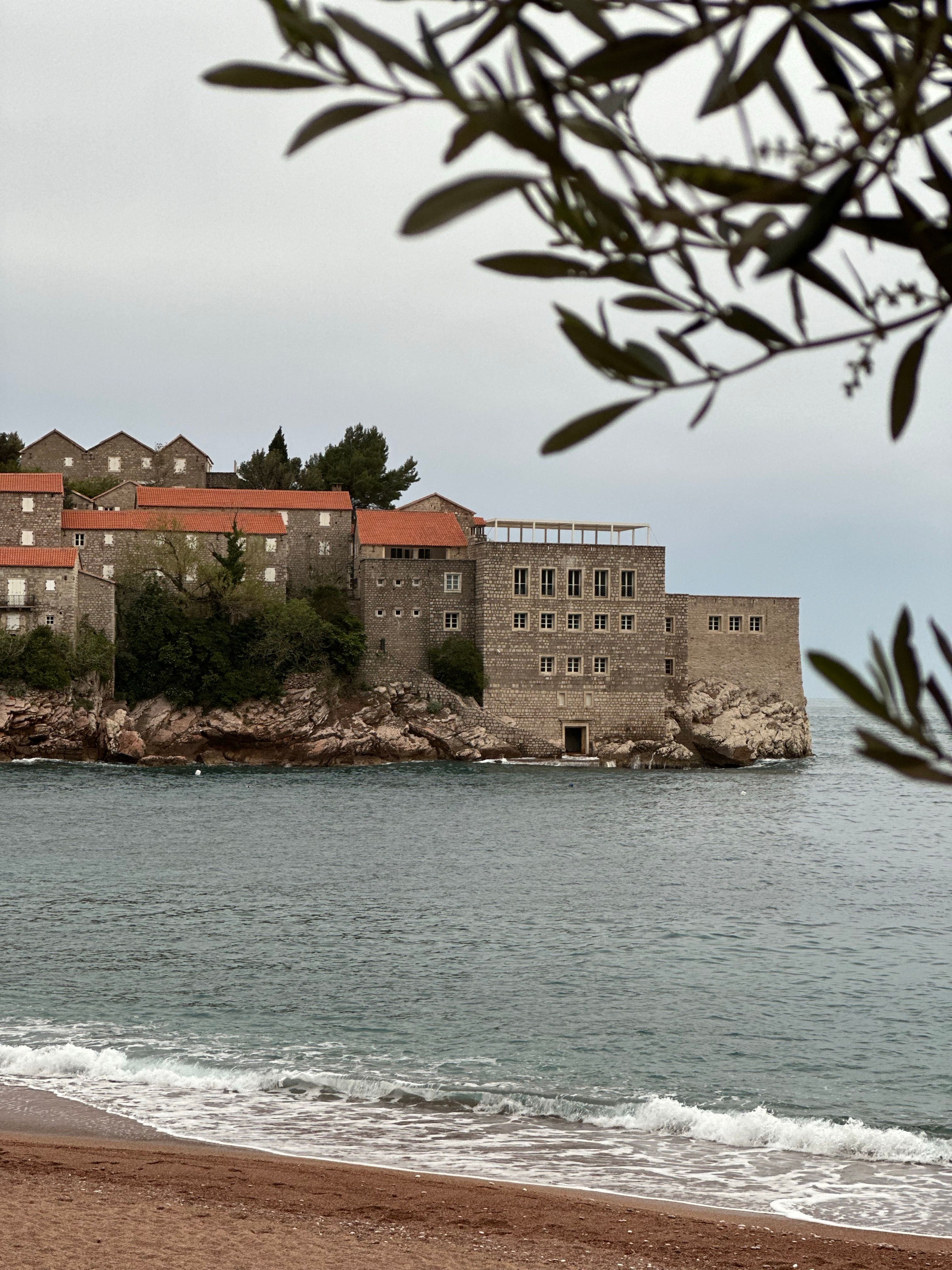 Historic Coastal Building with Ocean View · Free Stock Photo