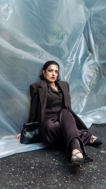 brown tweed on satin trousers, dressed way up for no reason at all
#styleinspo #fashion #brown #blazer #bag