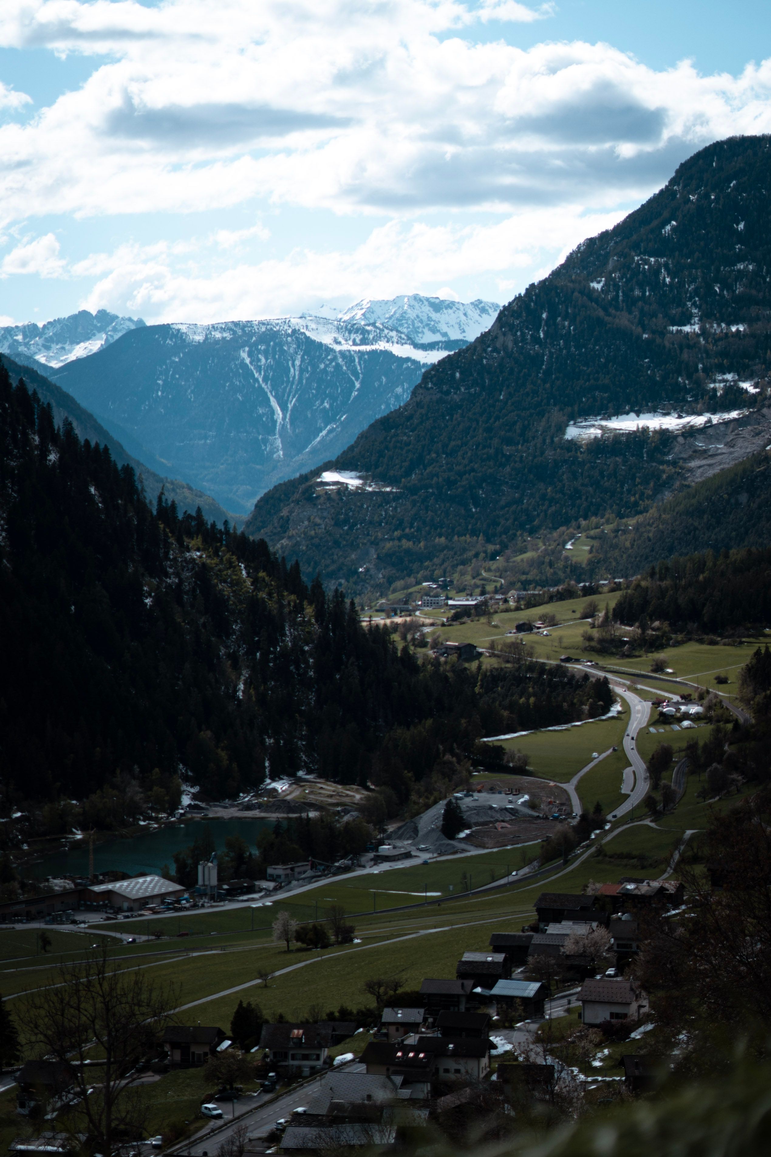 Scenic Swiss Alpine Valley with Snowy Mountains · Free Stock Photo
