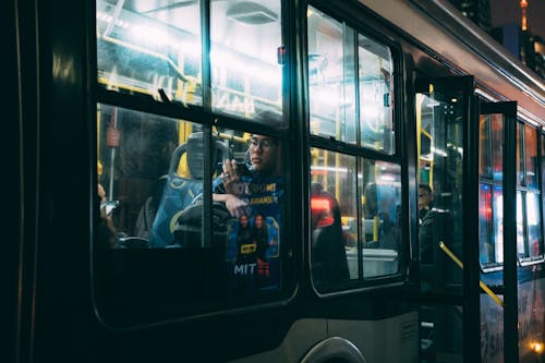 Personas Dentro De Un Autobús