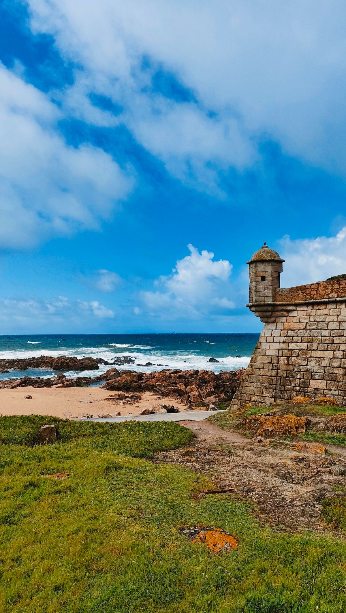 Foz do Douro - plaja și fortul vechi lângă Oceanul Atlantic la Porto