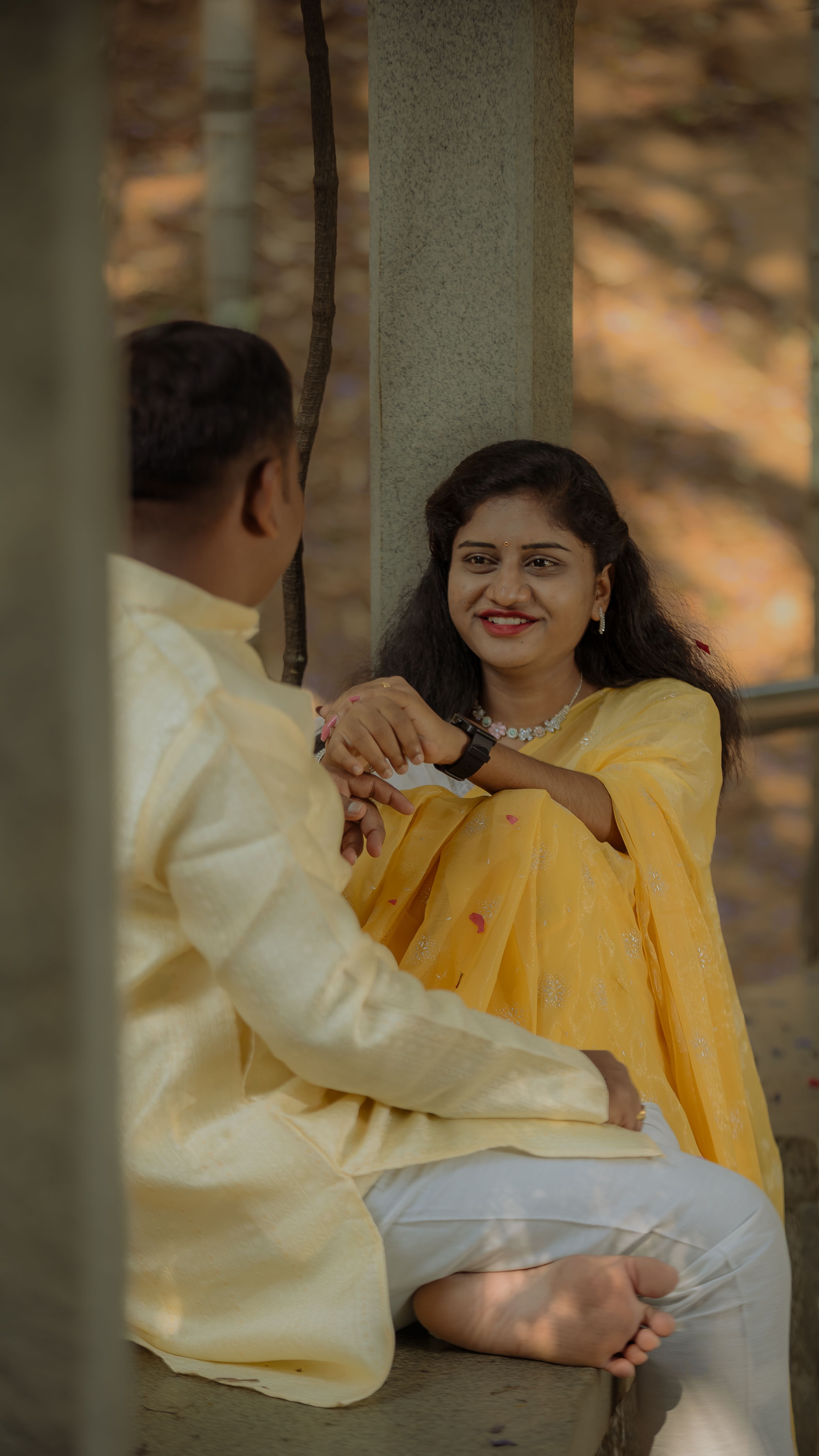 Romantic Couple in Traditional Indian Attire · Free Stock Photo
