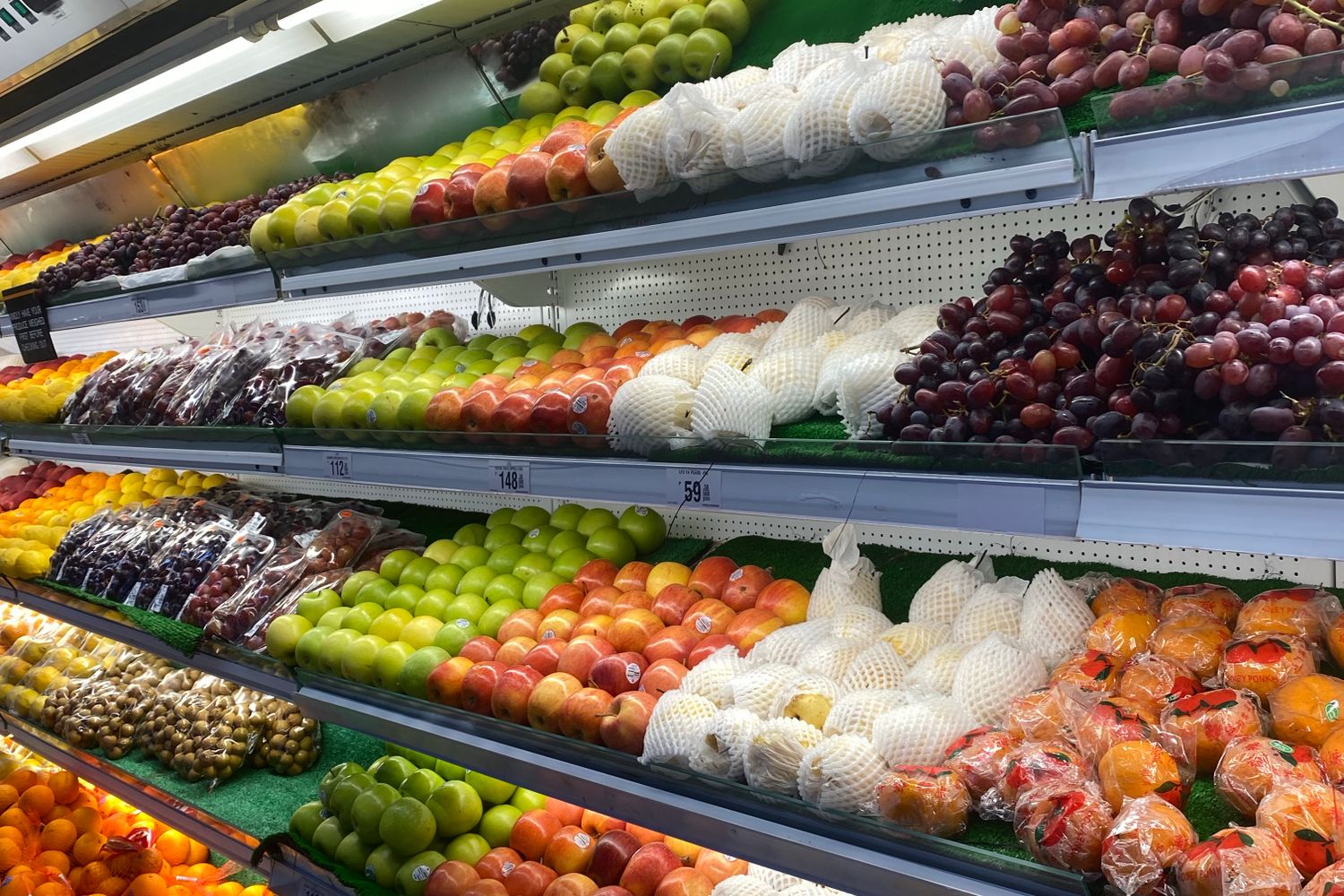 Fresh Fruit Racks Fruit Racks Photos, Download The BEST Free Fruit Racks Stock Photos ...