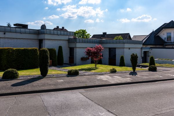 Beautiful modern home with a neatly landscaped front yard
