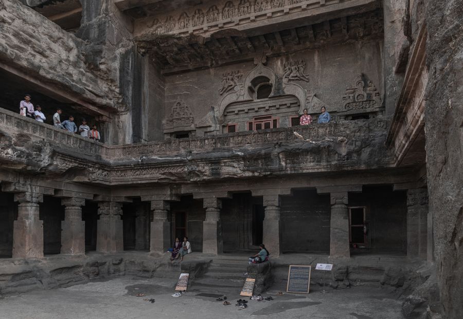 Kailash Temple (Cave 16) photo 3